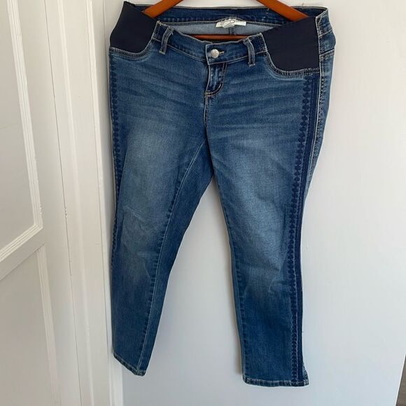 Jessica Simpson size M maternity jeans - Picture 1 of 7